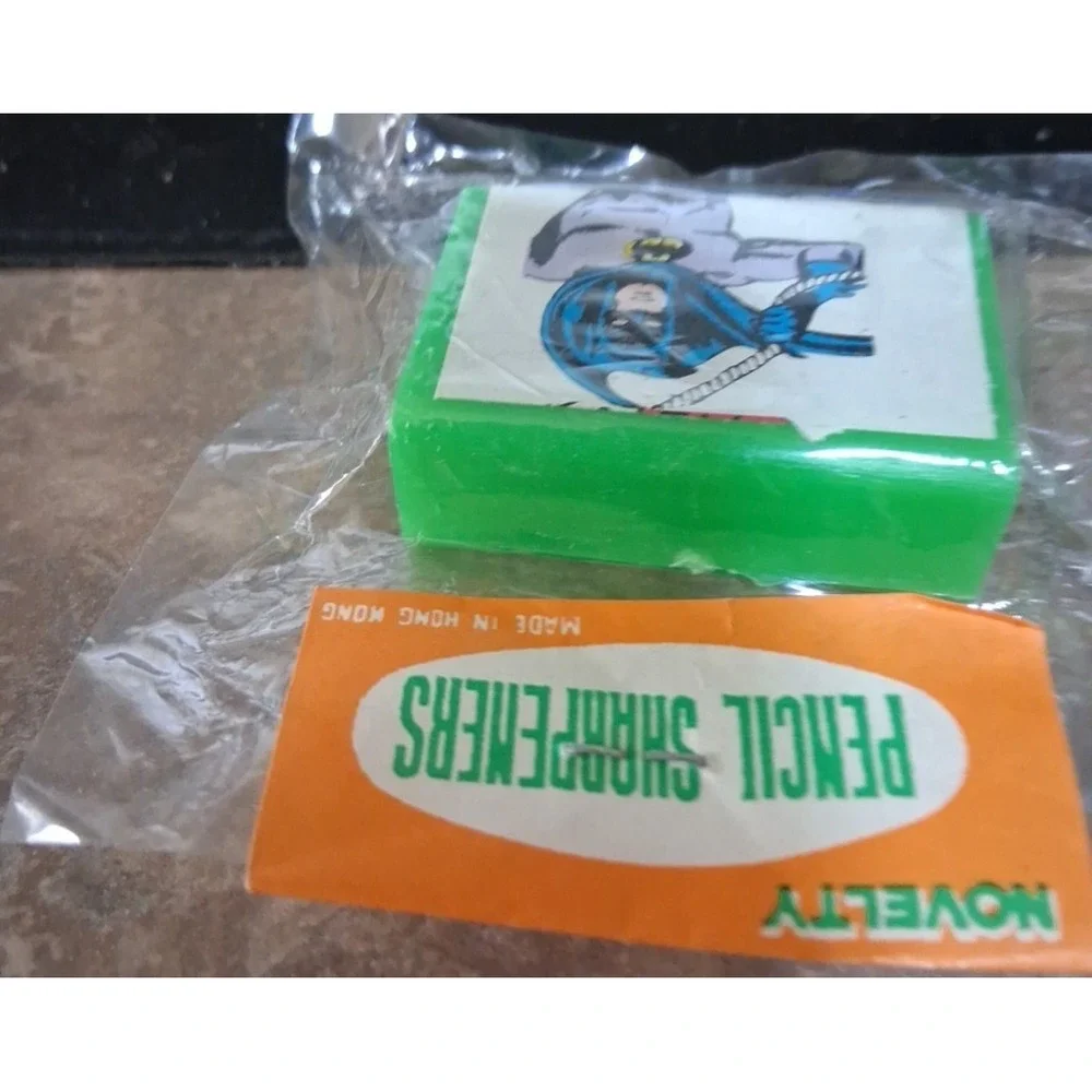 Batman VINTAGE NOVELTY PLASTIC PENCIL SHARPENER IN ORIGINAL PACKAGE HONG KONG